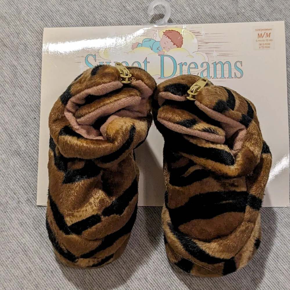 NEW Sweet Dreams Snuggies by Baby Deer Tiger Stripe Zip-up Booties Med 6-12m